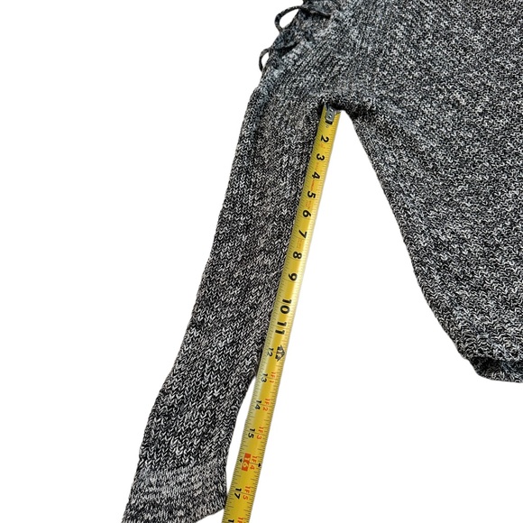 Express % Cotton Open Shoulder Sweater Size M - Picture 10 of 17